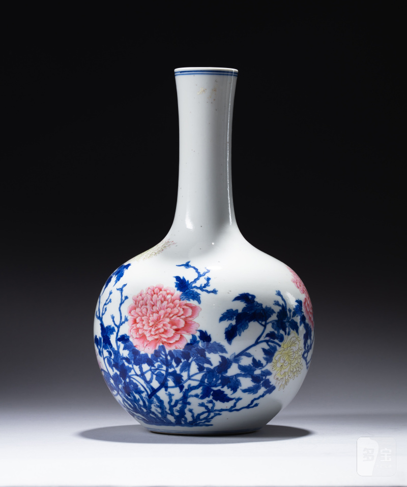 清十九世紀 外粉彩內青花牡丹紋瓶 - 图1